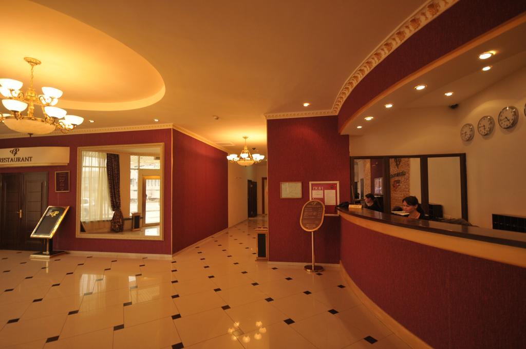 Golden Palace Hotel Aqtau Esterno foto