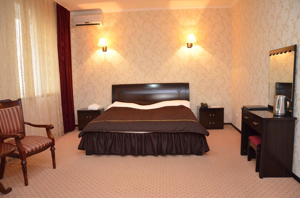 Golden Palace Hotel Aqtau Esterno foto