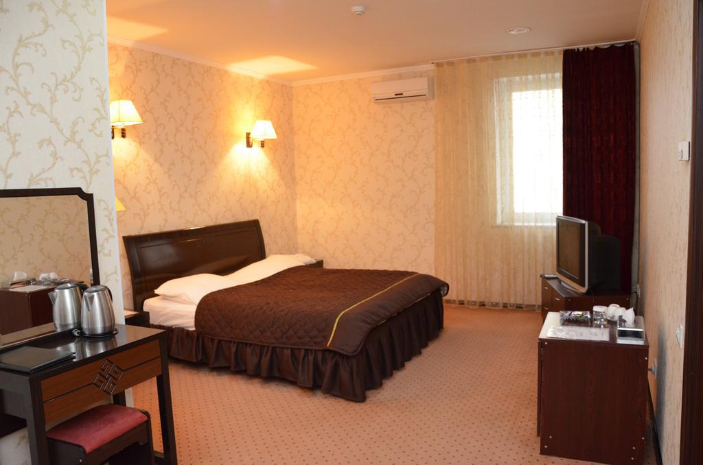 Golden Palace Hotel Aqtau Esterno foto